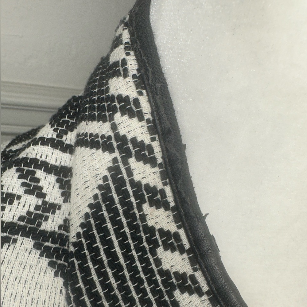 Zara Black and White Geometric Cape size XS - Picture 7 of 11